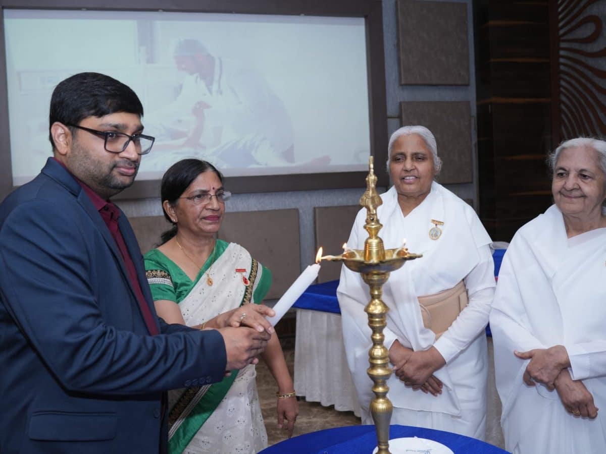 Sterling Hospitals honors cancer warriors